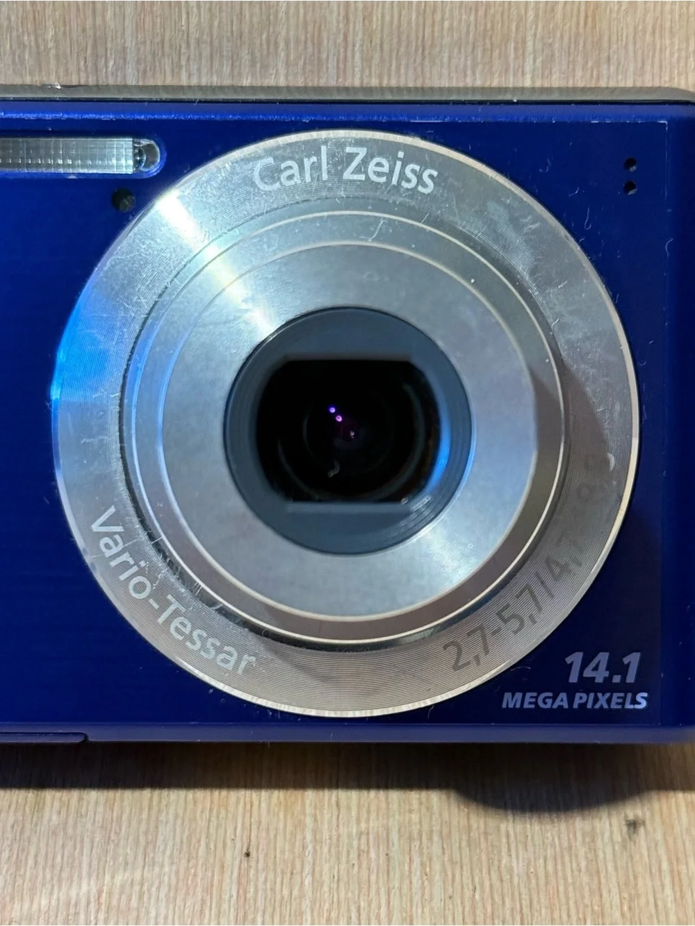 Sony Cyber-shot 14.1 MP Digital Camera BROKEN SCREEN Turns On Read Description!